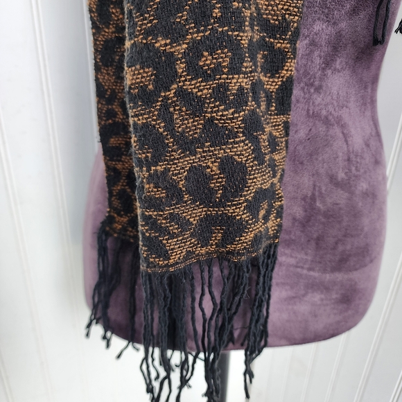 Cheetah Leopard One Size Soft Acrylic Winter Scarf Brown Black 10" × 75" - Picture 3 of 11